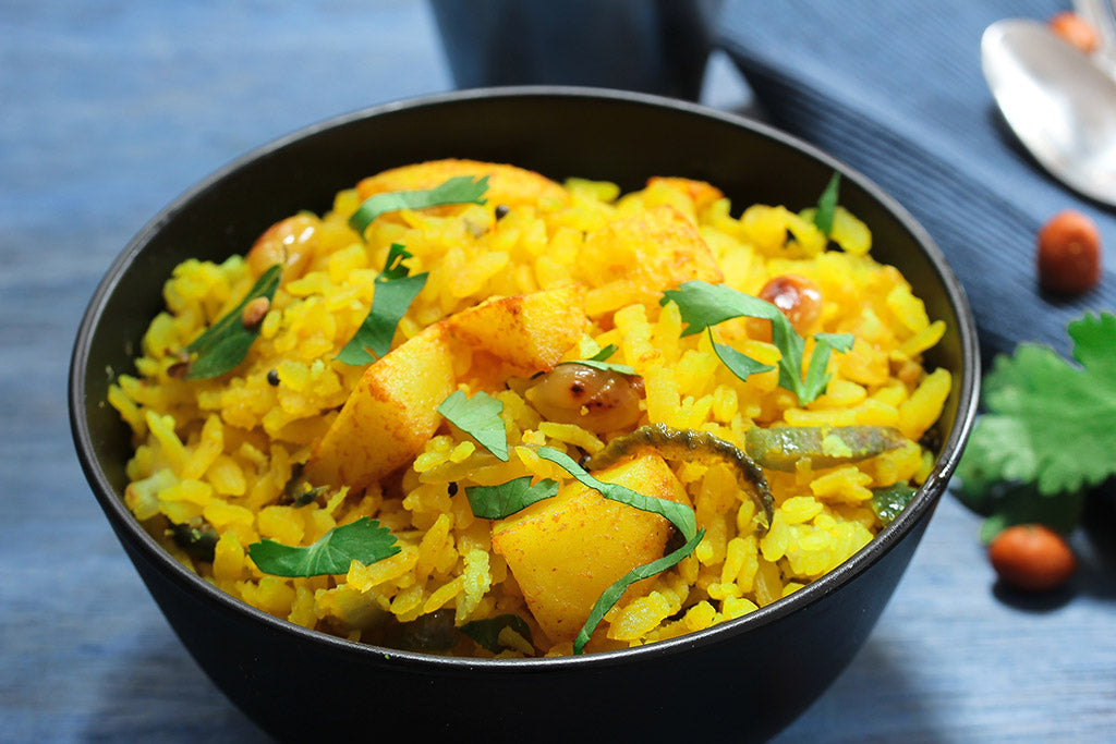 Poha – pikante Reisflocken mit Erdnüssen